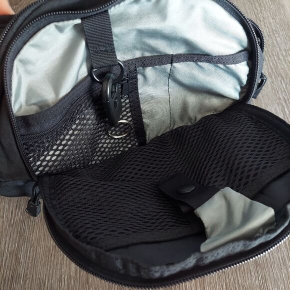 Eagle Creek Travel Fanny Pack Waist Bag Black - Picture 7 of 9